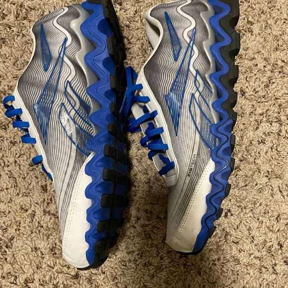 Reebok - Picture 3 of 5